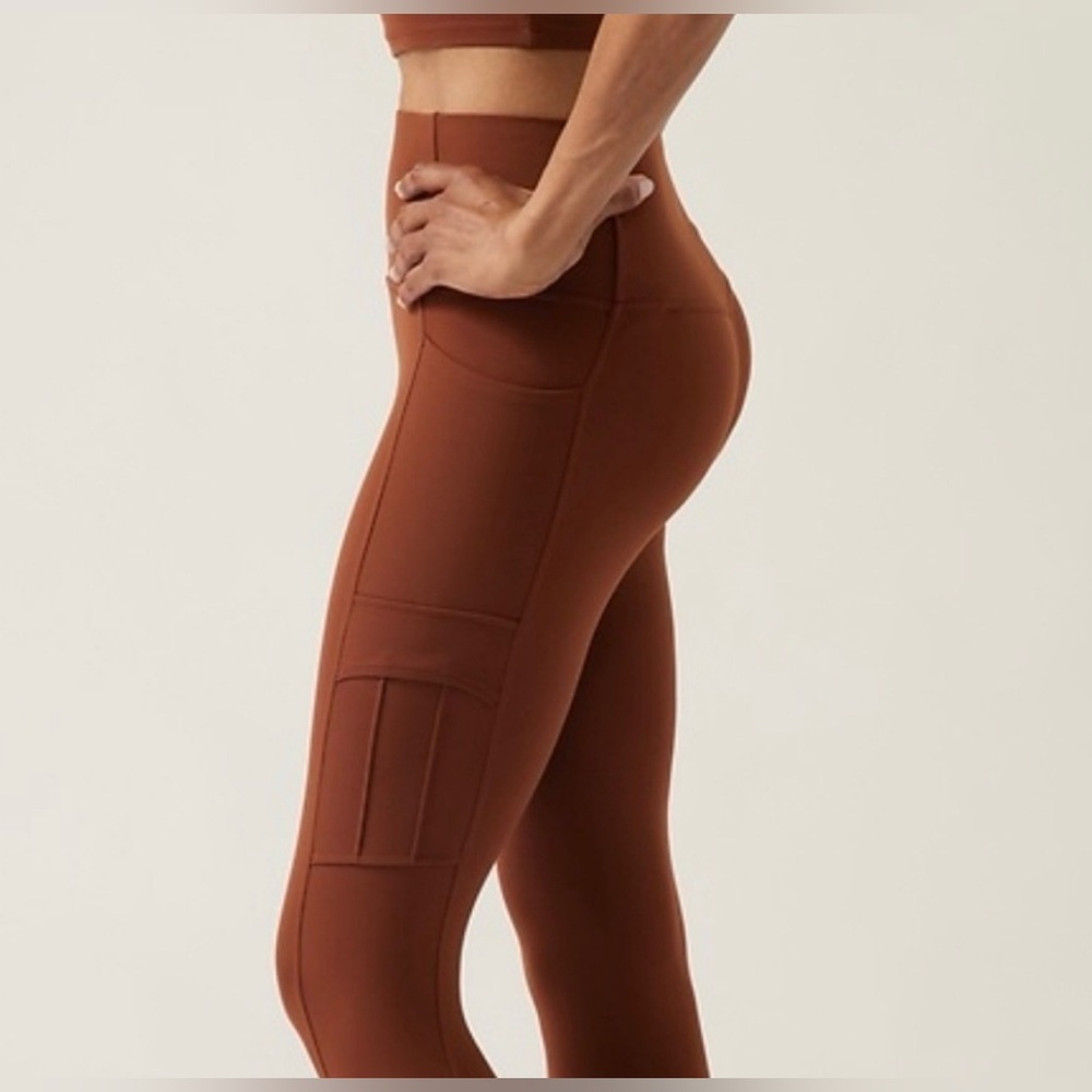 ATHLETA SALUTATION CARGO STASH POCKET 7/8 LEGGINGS - RUST BROWN - small petite
